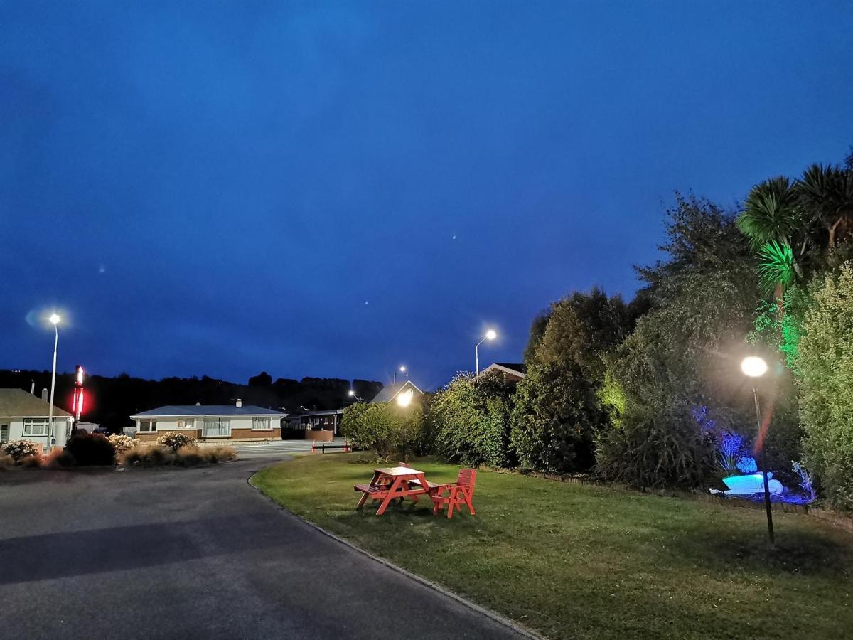 Colonial Lodge Motel Оамару Экстерьер фото